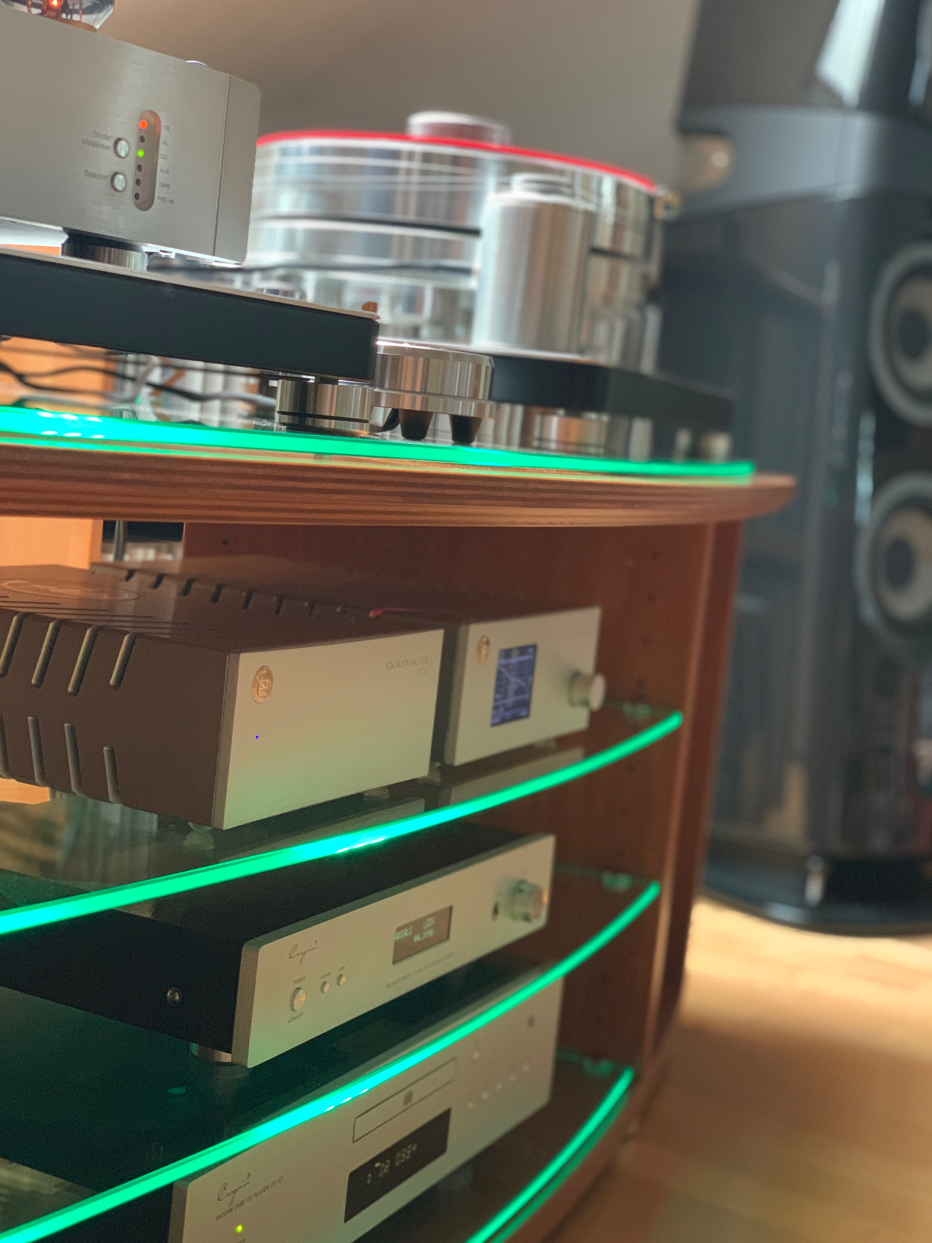 Hi-Fi Möbel - Schreinerei Heberle